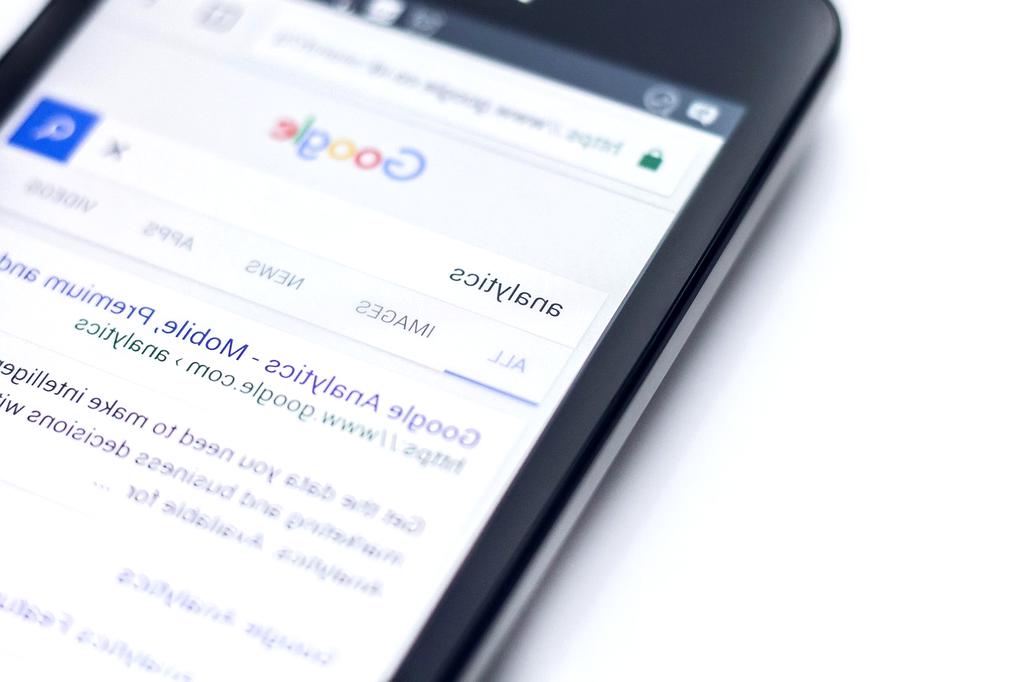 Quantum computing portal interface for holographic search